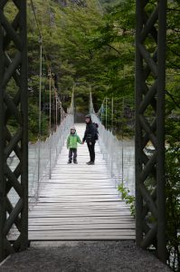 Nationalpark Torre del Paine - Hängebrücke zum Lago Grey